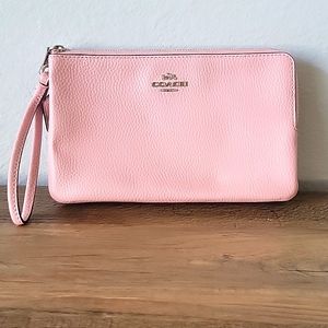Large corner zip wristlet
